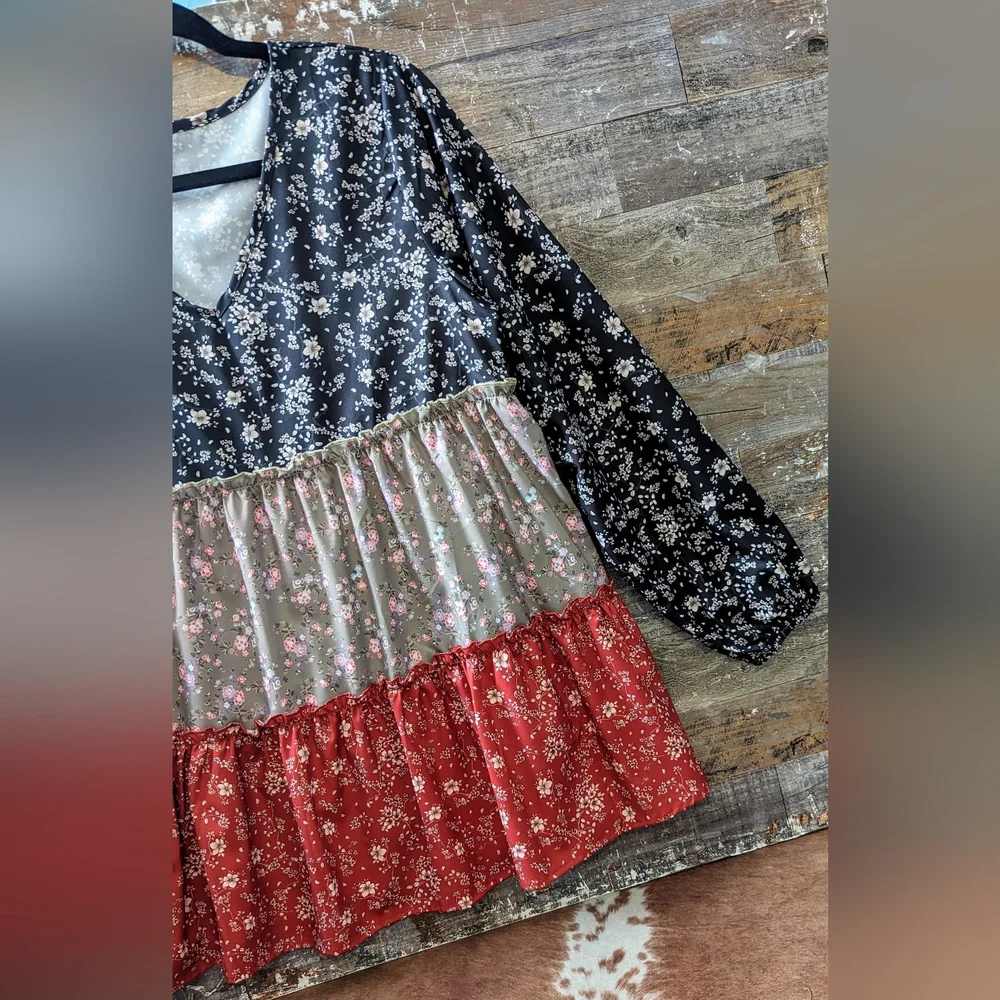 Women’s Floral Tiered Tunic Top - Black, Olive & Red - Picture 4 of 14
